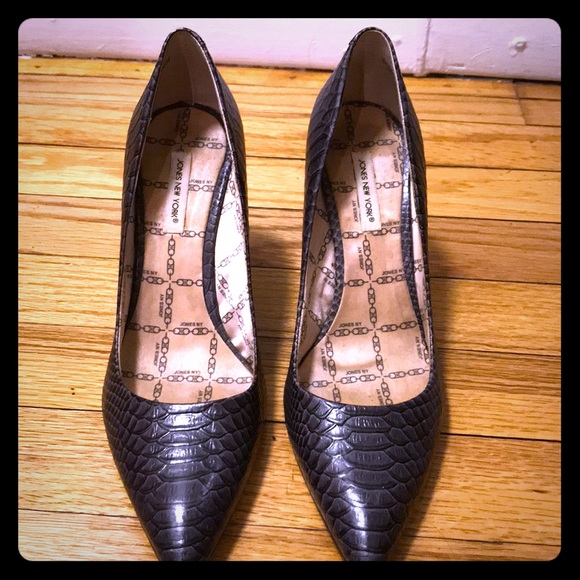 Gray heels - Picture 1 of 3